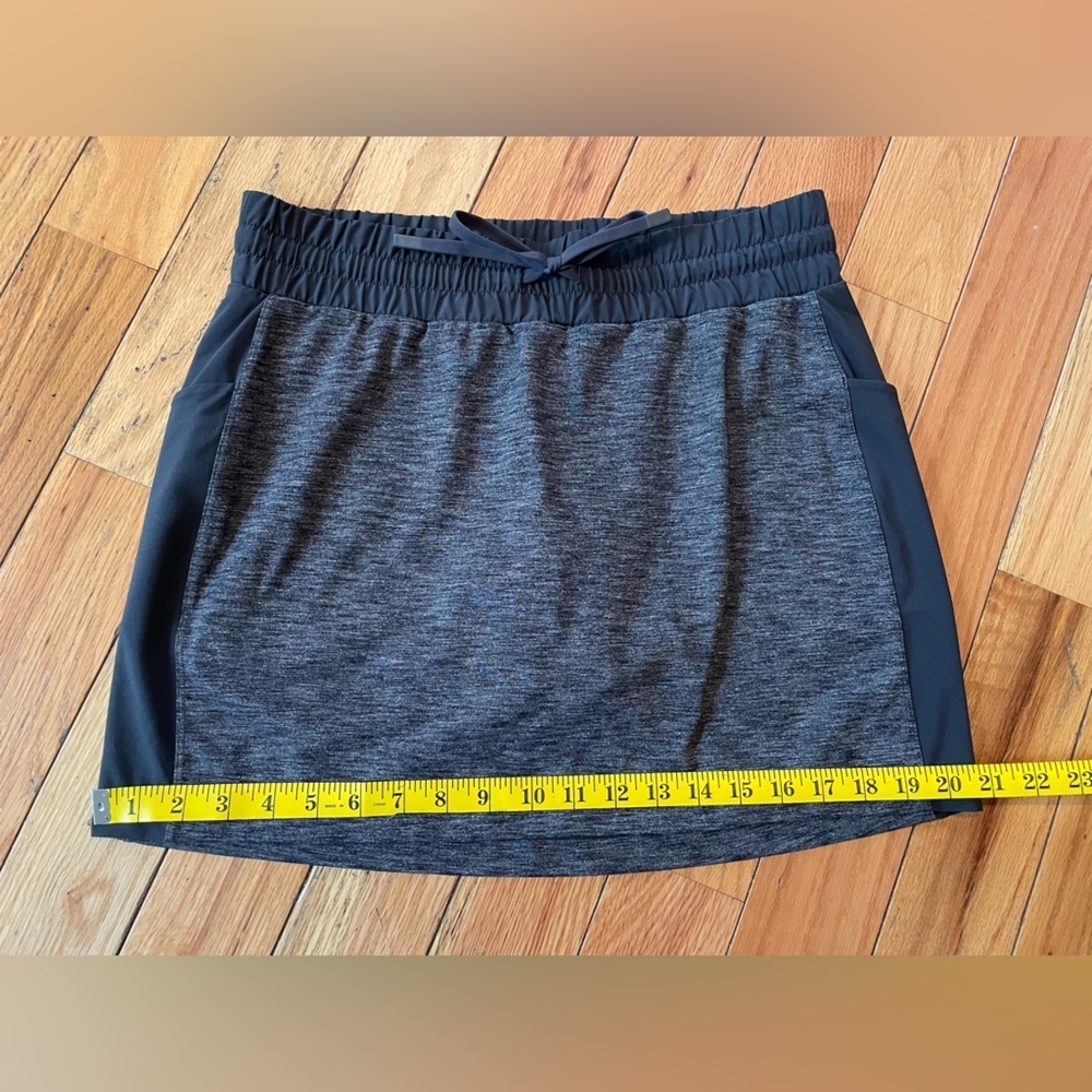 Athleta Excursion Hybrid Skort Gray Heather Mini Skirt Shorts Women’s Size S - Picture 9 of 10